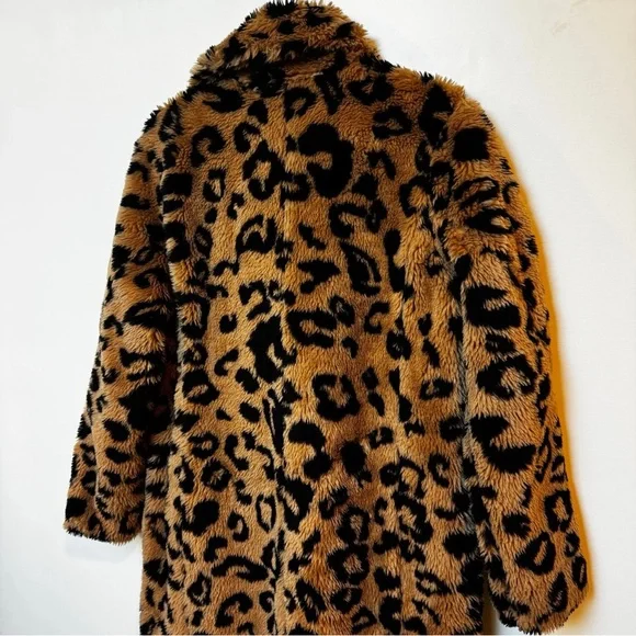 #63 URBAN OUTFITTERS animal print Faux Fur Coat |oversized SZ. Small | 22.5" PTP - Picture 7 of 7